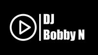 Logo DJ Bobby N wit met zwarte achtergrond